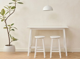 Karl Louis 274DW | שולחן בר במבוק + זוג כיסאות דגם " SAKE " לבן יוקרתי