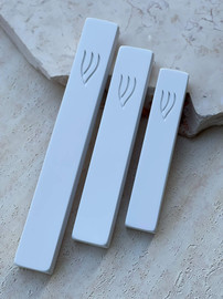 1item בית מזוזה בטון אלמנט צבע לבן