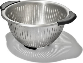OXO מסננת נירוסטה גדולה 4.7 ליטר OXO