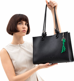 BENETTON תיק אישה של המותג Bentton מדגם BNT-1513/BLK