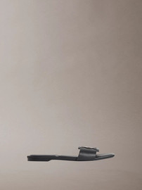 Calvin Klein כפכפי קלווין קליין Provence - Leather Square Toe Flat נשים