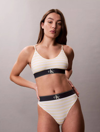 Calvin Klein תחתוני קלווין קליין Stretch Thong - Graphic Monogram Microfibre נשים - קלווין קליין - Yellow