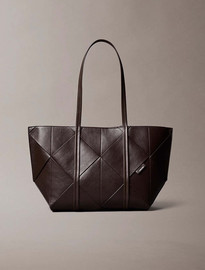 Calvin Klein תיק קלווין קליין Woven Medium Carryall נשים - קלווין קליין - Brown