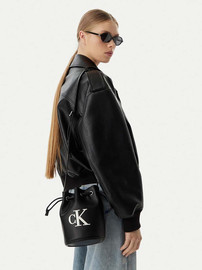 Calvin Klein תיק קלווין קליין Emblem Jacquard Bucket Bag נשים - קלווין קליין - Black