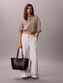Calvin Klein תיק קלווין קליין Woven Medium Carryall נשים - קלווין קליין - Black