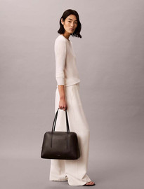 Calvin Klein תיק קלווין קליין Foil Logo Bowling Bag נשים - קלווין קליין - Black