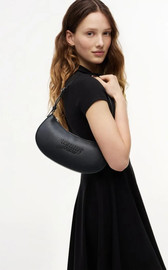 TOMMY HILFIGER תיק טומי הילפיגר Essential Tonal Logo Shoulder נשים - טומי הילפיגר - Black